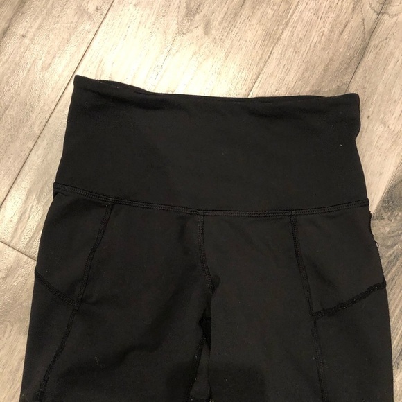 LULULEMON high waist crop leggings size 2 - Picture 3 of 6